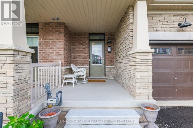 73 Keelson St in Welland, ON - Building Photo - Building Photo