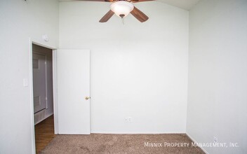 117 N Troy Ave, Unit B in Lubbock, TX - Building Photo - Building Photo