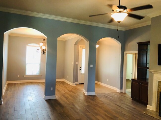 240 Danielle Drive in Benton, LA - Building Photo - Building Photo