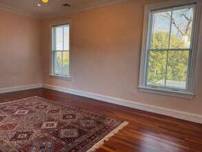 462 Walnut St, Unit 2B in Newton, MA - Building Photo - Building Photo