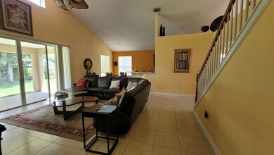 8247 Hedgewood Dr in Jacksonville, FL - Foto de edificio - Building Photo