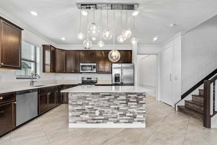 3234 Klays Ct in Royal Palm Beach, FL - Foto de edificio