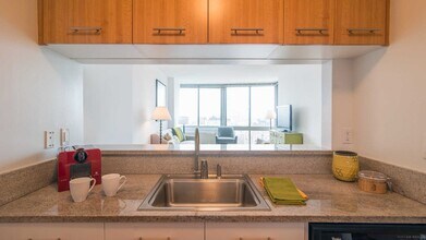 800 Sixth Avenue in New York, NY - Building Photo - Building Photo