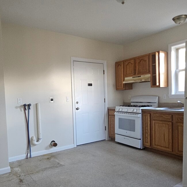 35 Lawrence St in Waterbury, CT - Building Photo - Building Photo