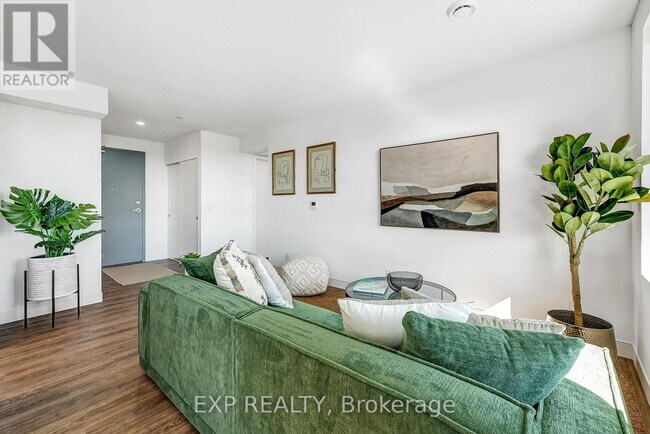 100 Manett Crescent in Brampton, ON - Building Photo - Building Photo