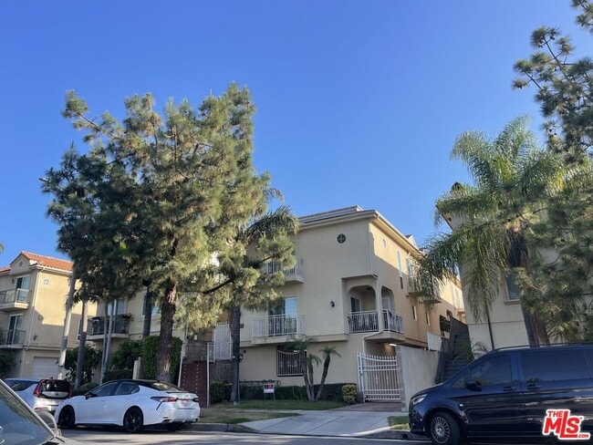 property at 2315 Mira Vista Ave