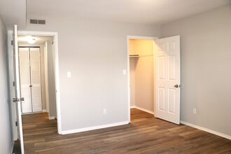 Windy Lakes Apartments in Louisville, TN - Building Photo - Building Photo