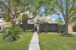 14823 Elmont Dr in Houston, TX - Building Photo