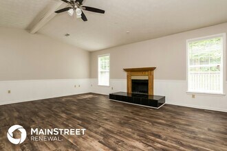 8560 Glenwoods Dr in Riverdale, GA - Building Photo - Building Photo