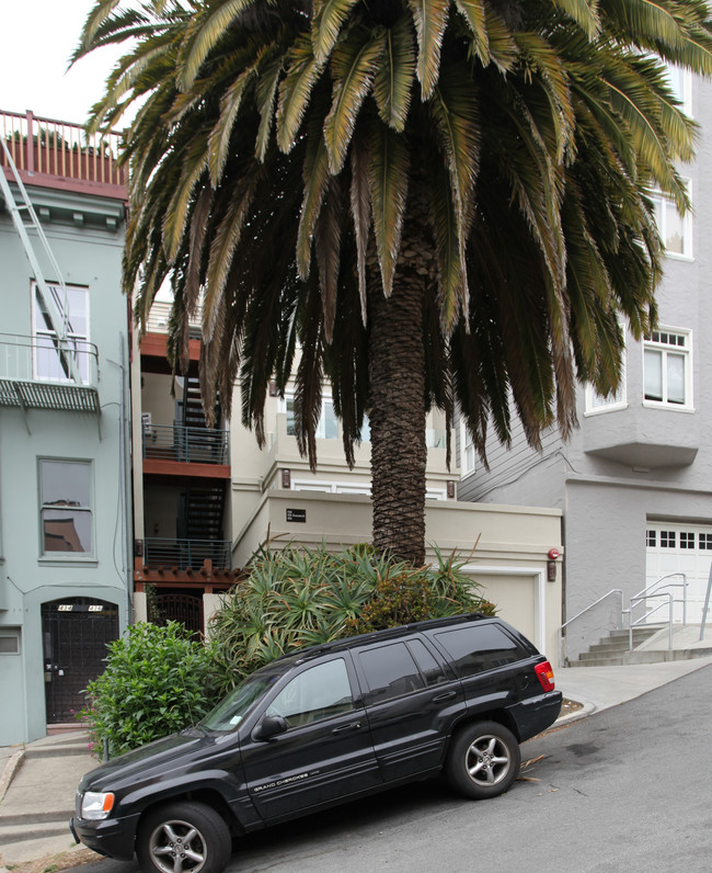 52 Telegraph Pl in San Francisco, CA - Foto de edificio - Building Photo