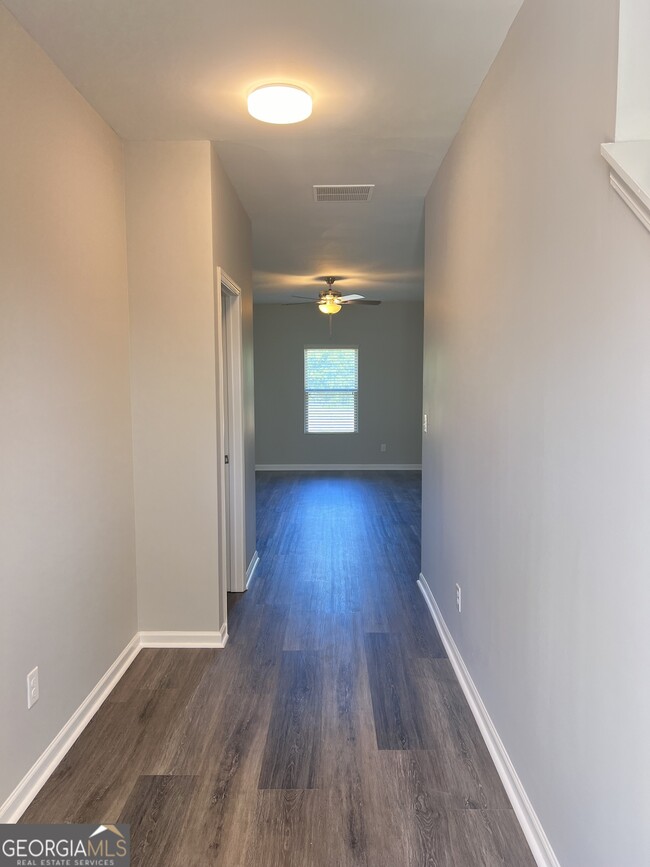 330 Merigold Way in Pendergrass, GA - Foto de edificio - Building Photo