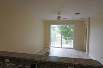 1931 Marsh Harbor Dr in Riviera Beach, FL - Foto de edificio - Building Photo