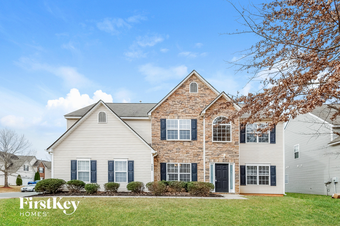 3008 Royal Troon Lane in Matthews, NC - Building Photo