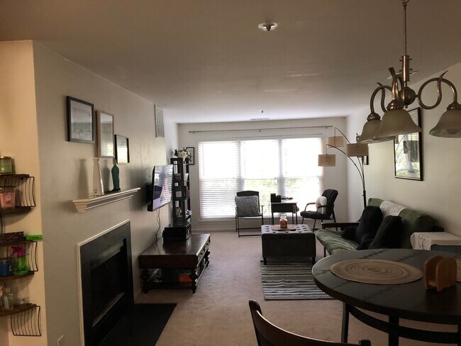 240 S Reynolds St in Alexandria, VA - Building Photo - Building Photo