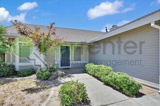 8428 Cassatt Way in Sacramento, CA - Building Photo - Building Photo