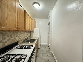 1367 W Estes Ave in Chicago, IL - Building Photo - Building Photo