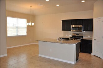 6521 Loretta White Ln in Austin, TX - Building Photo - Building Photo