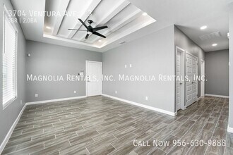 3704 Ventura Ave, Unit 3 in Edinburg, TX - Foto de edificio - Building Photo