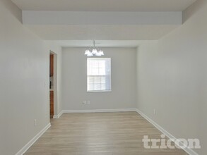 521 Halleck Ln in Columbia, SC - Foto de edificio - Building Photo