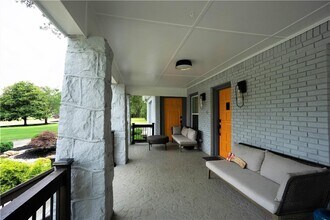 811 King Rd in Stone Mountain, GA - Building Photo - Building Photo