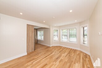 4855 N Seeley Ave, Unit 4855-3 in Chicago, IL - Foto de edificio - Building Photo