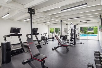 15739 Francisquito Ave, Unit C8 in La Puente, CA - Foto de edificio - Building Photo