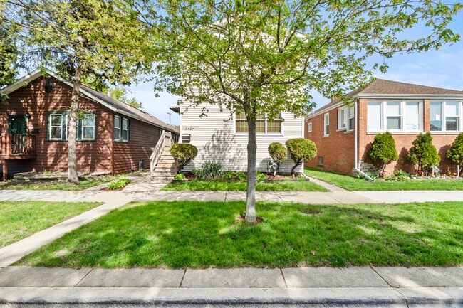 2425 Hessing St in River Grove, IL - Building Photo - Building Photo