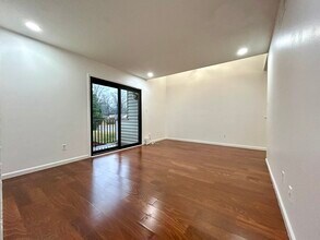 1625 Merry Oaks Rd in Charlotte, NC - Building Photo - Building Photo