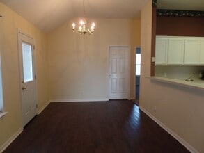 106 Providence Ct in Victoria, TX - Building Photo - Building Photo