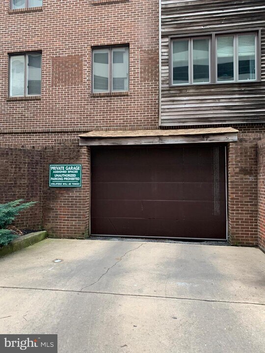1025 N Madison St-Unit -208 in Wilmington, DE - Building Photo