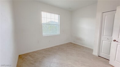 2102 Hamlin St in Naples, FL - Building Photo - Building Photo