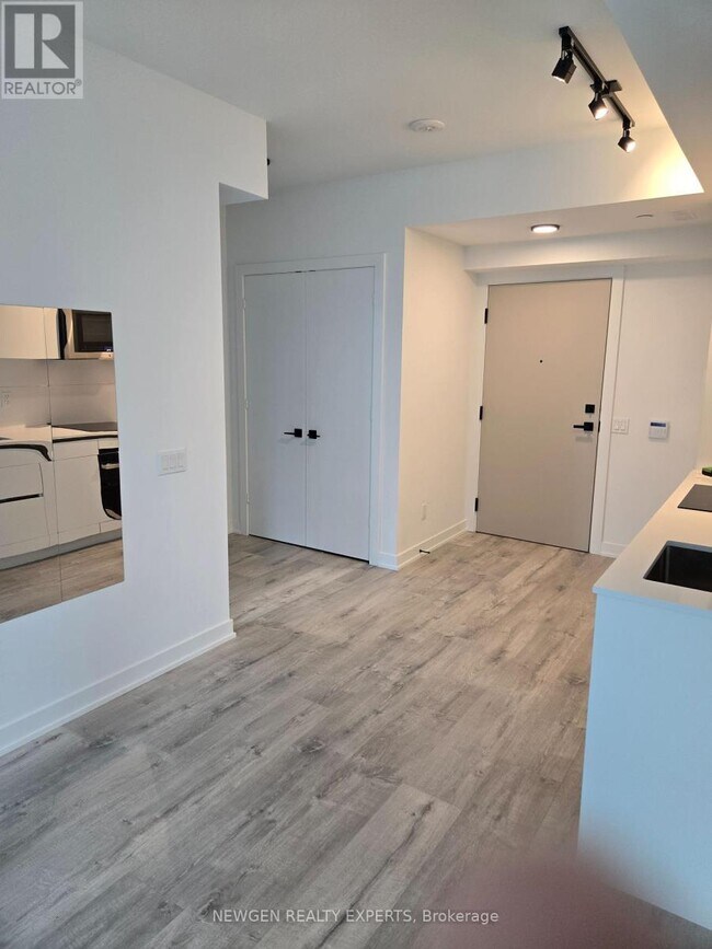 property at 321-1321 King St W