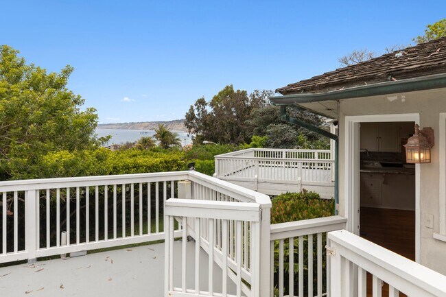 7851 Hillside Dr in San Diego, CA - Building Photo - Building Photo