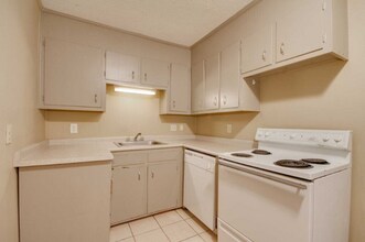 608 Jack Warner Pkwy in Tuscaloosa, AL - Building Photo - Building Photo