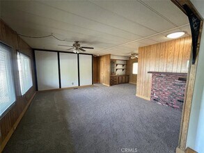 28205 El Toro Rd in Lake Elsinore, CA - Foto de edificio - Building Photo