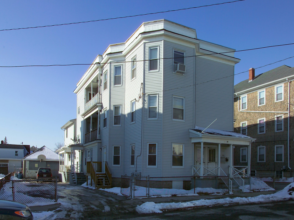 515 Whipple St in Fall River, MA - Building Photo