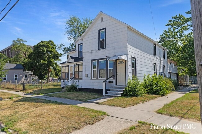 1144 First St in Muskegon, MI - Building Photo - Building Photo