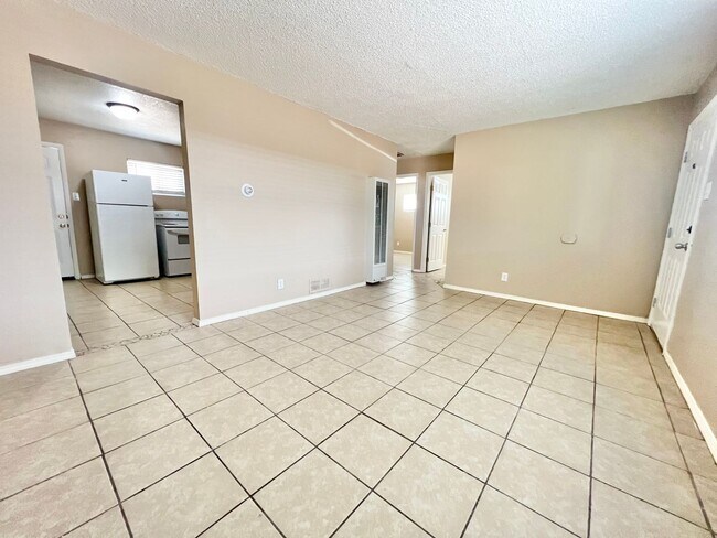 435 Texas St NE-Unit -Unit 3 in Albuquerque, NM - Building Photo - Building Photo
