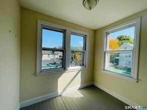 194 Washington Ave in Torrington, CT - Building Photo - Building Photo