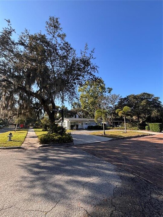 1690 Dale Ave in Winter Park, FL - Building Photo