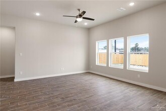 5004 Oleander Ave in McAllen, TX - Building Photo - Building Photo
