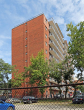 The Brockton Apartments in Hamilton, ON - Building Photo - Building Photo