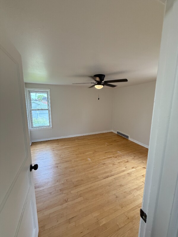 1609 Dewey St-Unit -1609 in Manitowoc, WI - Building Photo - Building Photo