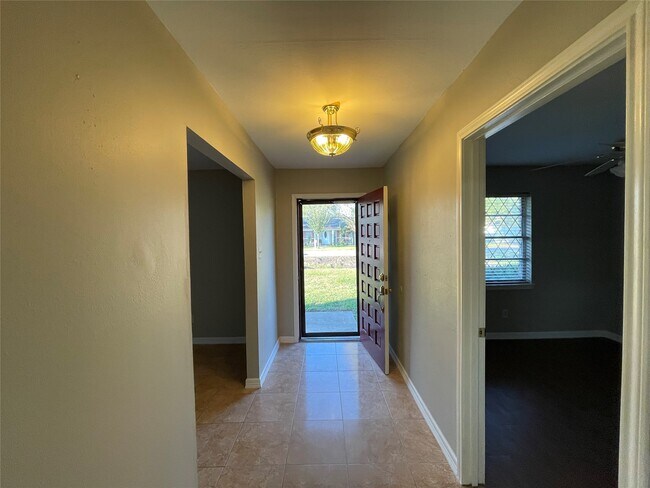 8826 Klondike St in Houston, TX - Building Photo - Building Photo