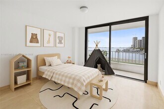 200 SE 15th Rd in Miami, FL - Building Photo - Building Photo