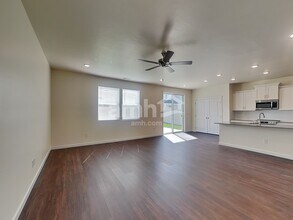 1544 N Garnet Creek Ave in Star, ID - Foto de edificio - Building Photo