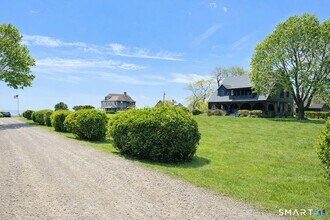106 Buffalo Bay Rd in Madison, CT - Building Photo - Building Photo