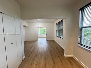 1000 SW 12th Ct in Miami, FL - Building Photo - Building Photo