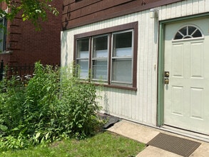 1310 W Argyle St, Unit 1 in Chicago, IL - Foto de edificio - Building Photo