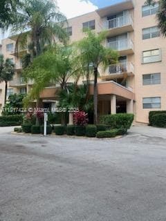 470 Executive Center Dr in West Palm Beach, FL - Building Photo - Building Photo
